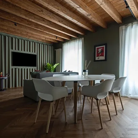 Rego Borfuro - Boutique & With Some Off-site In The Heart Of Center דירה 4*