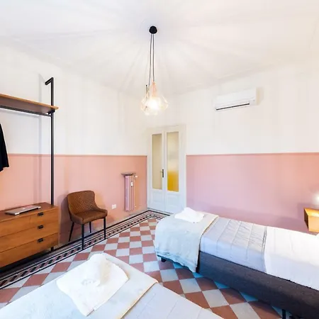 Rego Borfuro - Boutique & With Some Off-site In The Heart Of Center דירה 4*