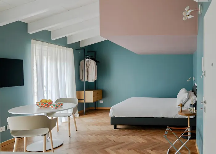 Rego - Boutique & Serenity With Some Off-site In The Heart Of Center Apartment