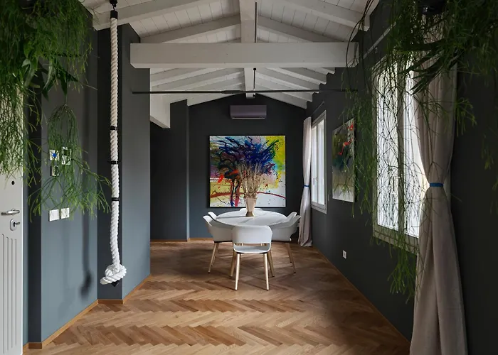 Rego - Boutique & Serenity With Some Off-site In The Heart Of Center 4*