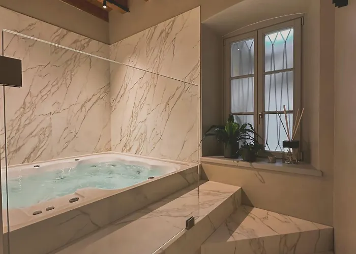 Rego - Boutique & Serenity With Some Off-site In The Heart Of Center 4*